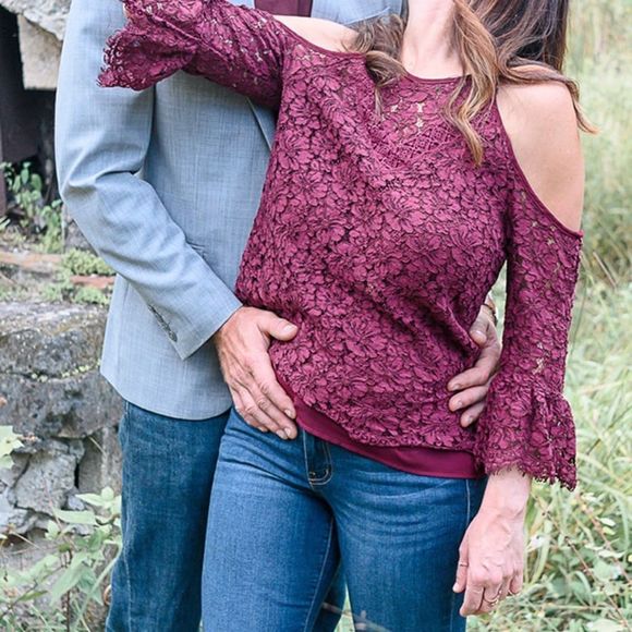 Skies Are Blue Lia Cold Shoulder Lace Blouse - Picture 14 of 16